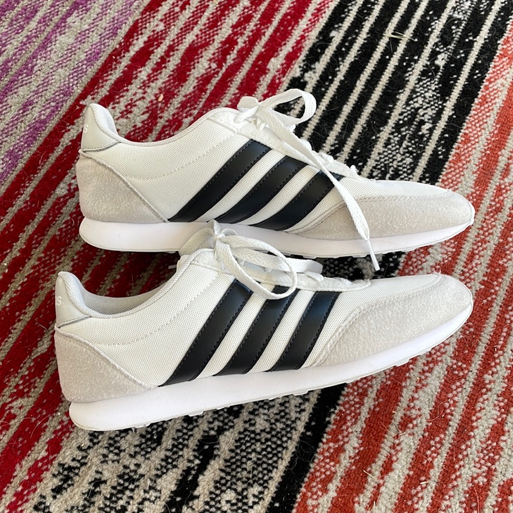 Adidas V run racer 2.0 womens sneakers sz 8.5 - white/cream/navy